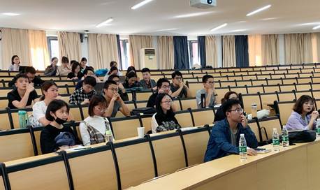 沙巴体育
举办2016级研究生入学考试备考经验交流会